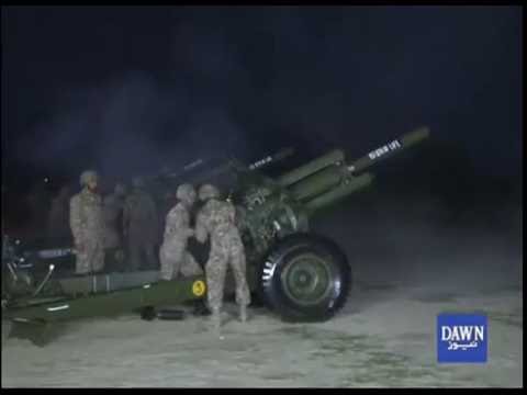 Gun salute on independence day by Pak army