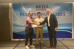 REDA Team receiving Distributor Innovation Catalyst 2025 Award from Ashland